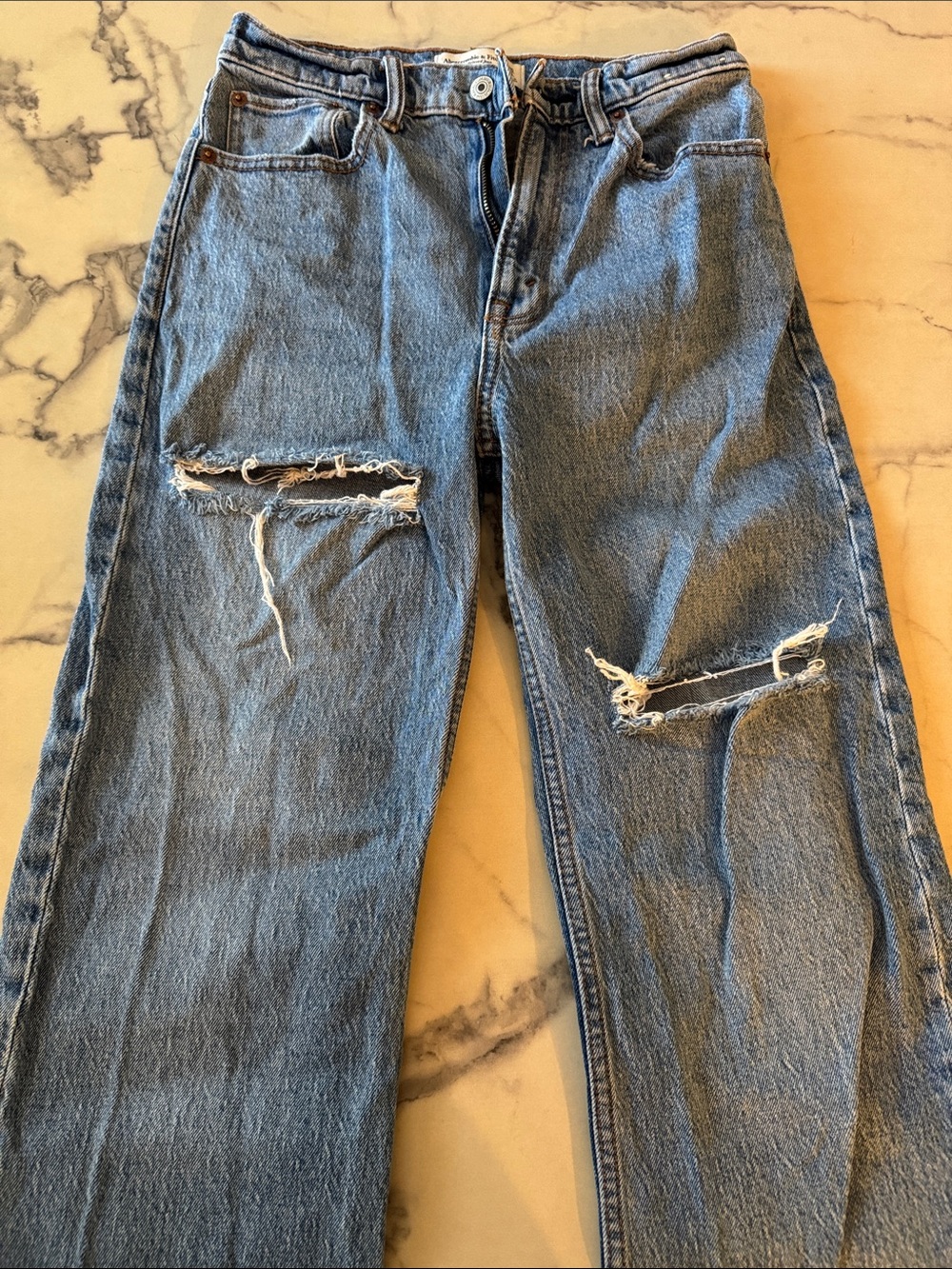 Abercrombie & Fitch Light Blue Ripped 90s relaxed Jeans 25 long
